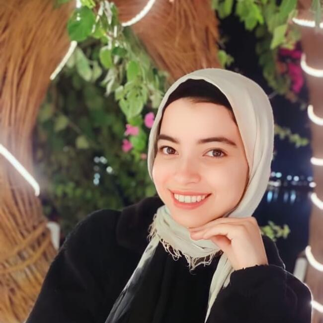 جليسة أطفال في الجيزة: Hala