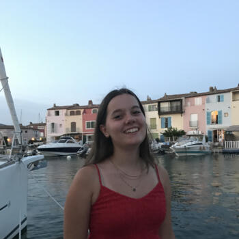 Babysitter in Villeurbanne: Inès