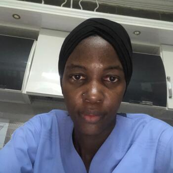 Babysitter Jeddah: Nabulya