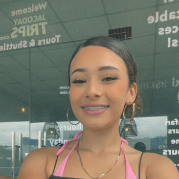 Babysitter in Jacó: Valerie