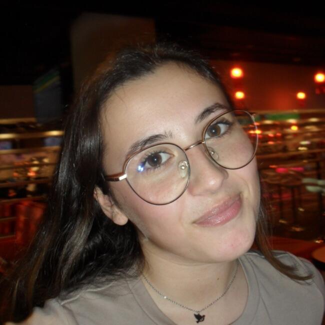 Babysitter in Amora: Leonor