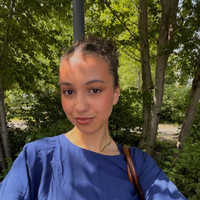 Babysitter in Méricourt: Rabia