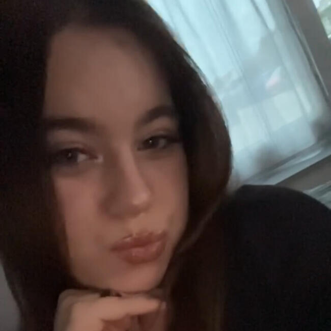 Babysitter in Cherbourg: Chloe