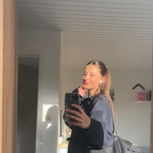 Babysitter in Bredene: Floor