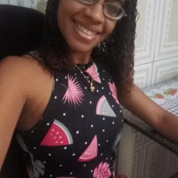 Babá São João de Meriti: Nayara