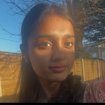 Babysitter in Londres: Hafsa