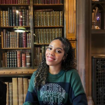 Babysitter in Manchester: Dolores