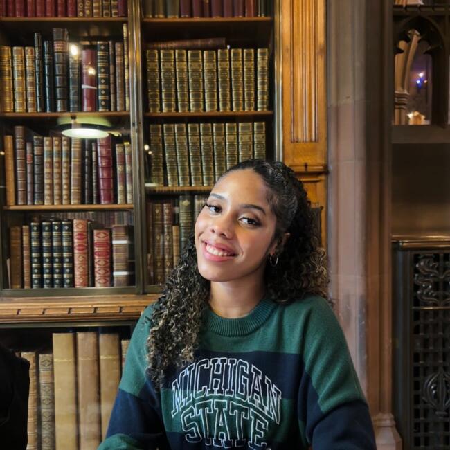 Babysitter in Manchester: Dolores