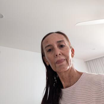 Babysitter in Gold Coast: Laura