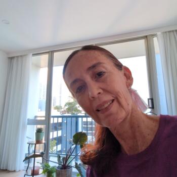 Babysitter Gold Coast: Laura