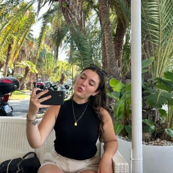 Babysitter a Sanremo: Adile