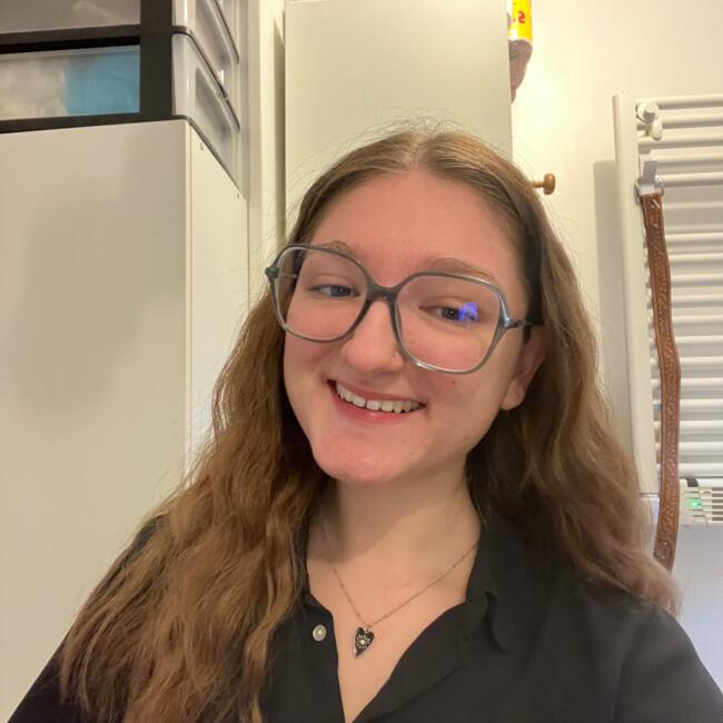 Babysitter in L'Isle-d'Abeau: Emmeline