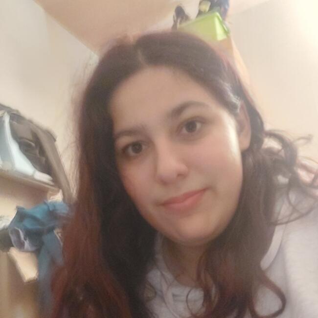 Babysitter in Sainte-Geneviève-des-Bois: Clara