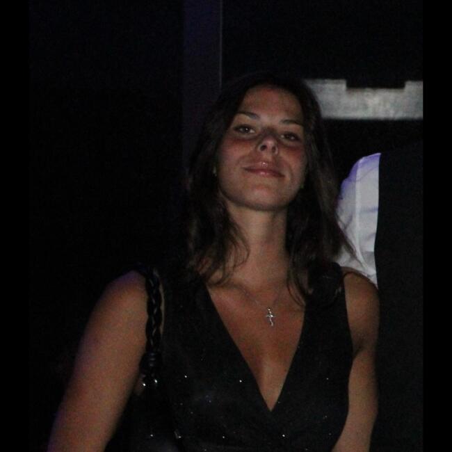 Babysitter in Saint-Denis-lès-Bourg: Molly