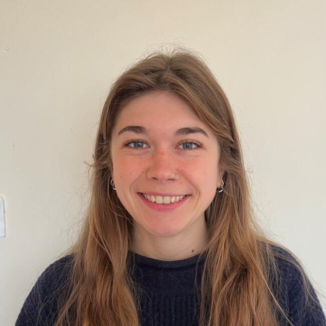 Babysitter in Quin: Laura