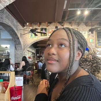 Babysitter in Stamford: Naomie