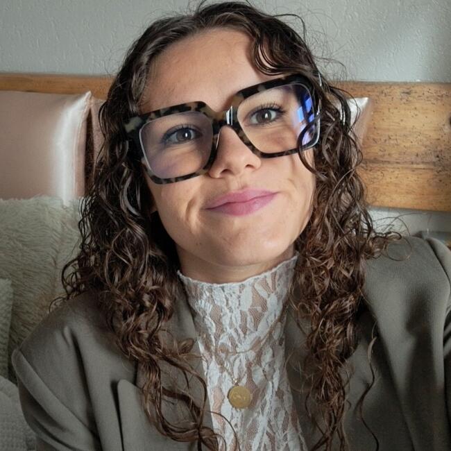 Babysitter in Sébazac-Concourès: Colleen