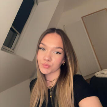 Babysitter in Orval (Normandie): Louane