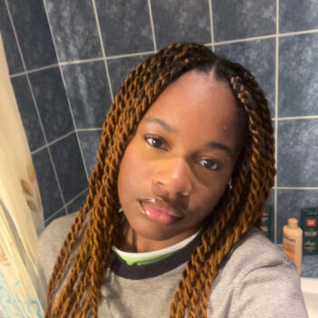 Babysitter in Andrésy: Adeline