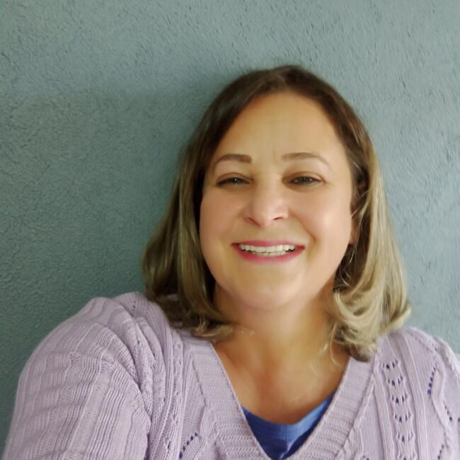 Babysitter in Curitiba: Elizabete Oliveira Aoyagui 