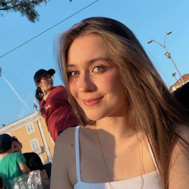 Babysitter στην περιοχή Πόρτο: Paola