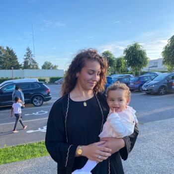 Babysitter in Nice: Lila
