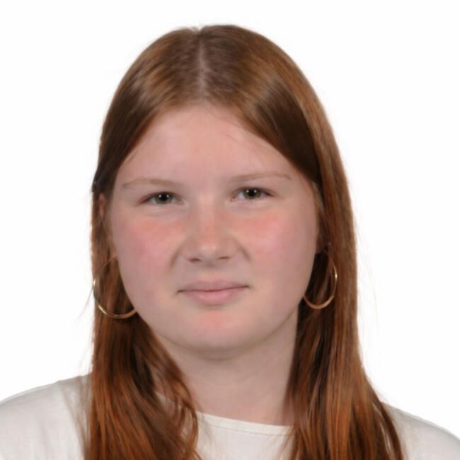 Babysitter in Lochristi: Louise