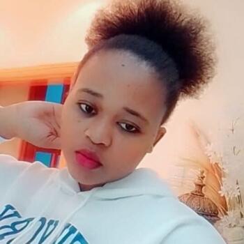 مربية أطفال الرياض: Saumu