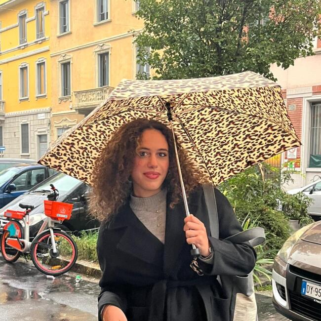 Babysitter a Milano: Selina