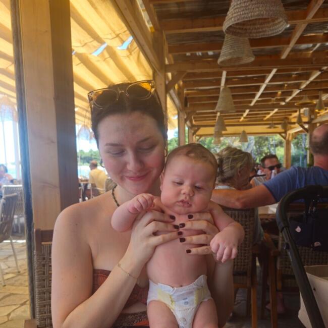 Δουλειά για babysitter στην περιοχή Διόνυσος: Maria