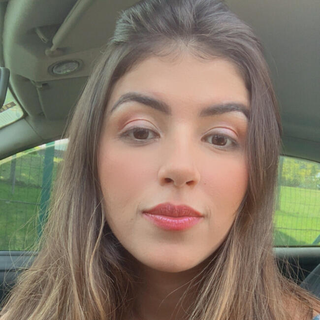 Babysitter in Petrópolis: Jordaiane