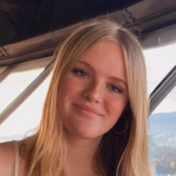 Babysitter in North Vancouver: Nicole