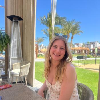 Babysitter in Auckland: Amy