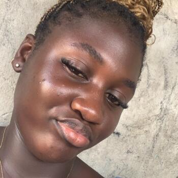 Babysitter in Libreville: Stella