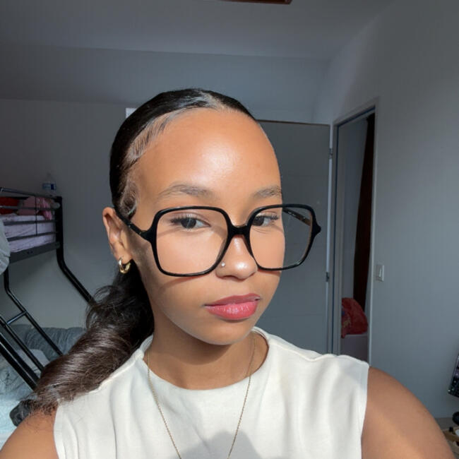 Babysitter in Douai: Naëlle Syrine