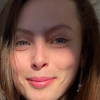 Babysitter Leyland: Emily