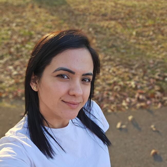 Babysitting job in Lenoir: Yanet