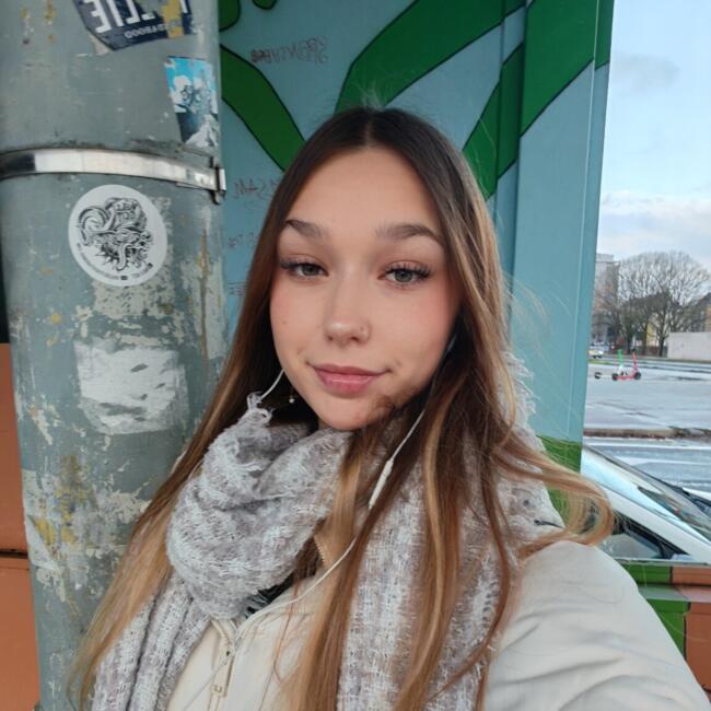 Babysitter in Antwerpen: Emillyne