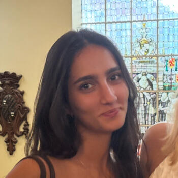 Babysitter in The Hague: Mariona