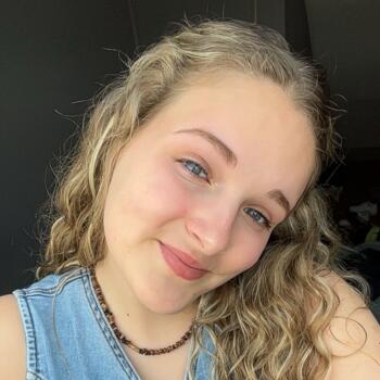 Baby-sitter Sambreville: Lucie