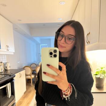 Babysitter in The Hague: Raquel