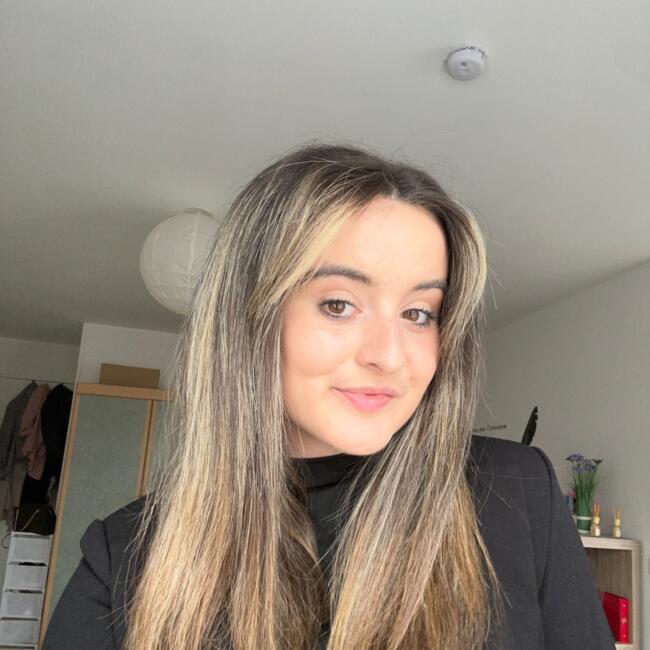 Babysitter in Verneuil-sur-Seine: Julie