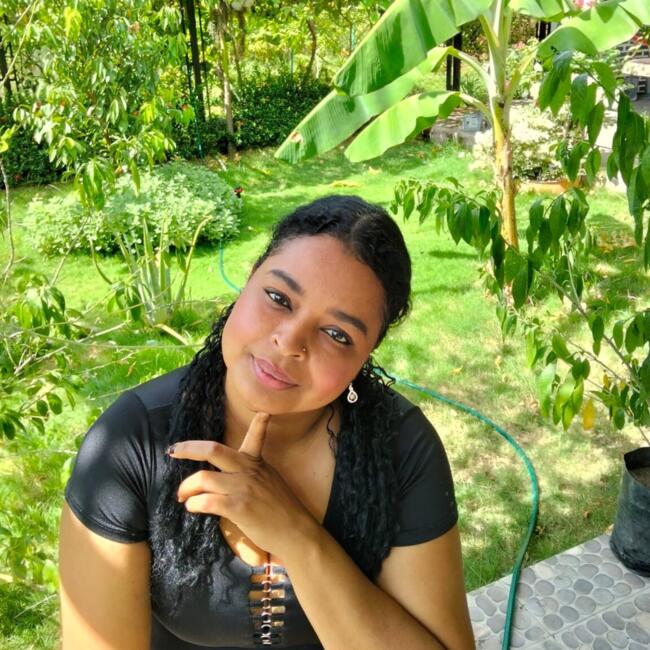 Niñera en Neiva: Lore