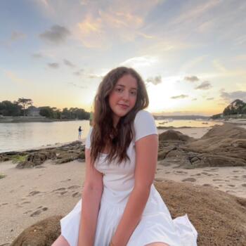 Babysitter in Tours: Justine