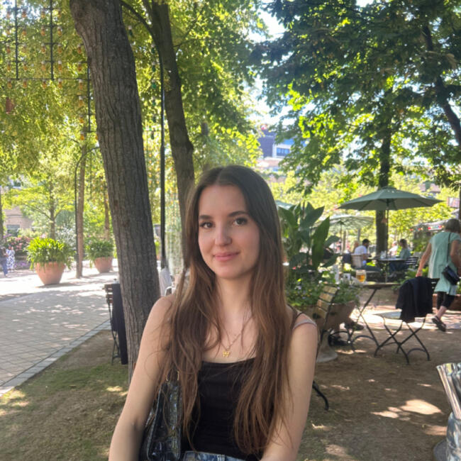 Baby-sitter in Denges: Lorena