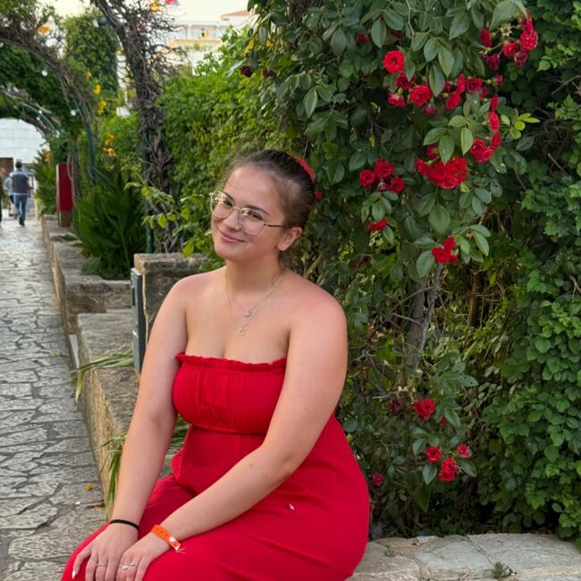 Babysitter in Leicester: Caitlin