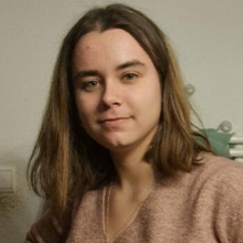 Babysitter in Mamirolle: Naomi