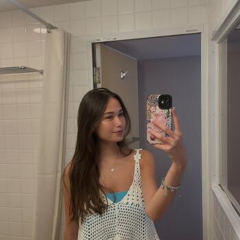 Babysitter in Brisbane: Mia