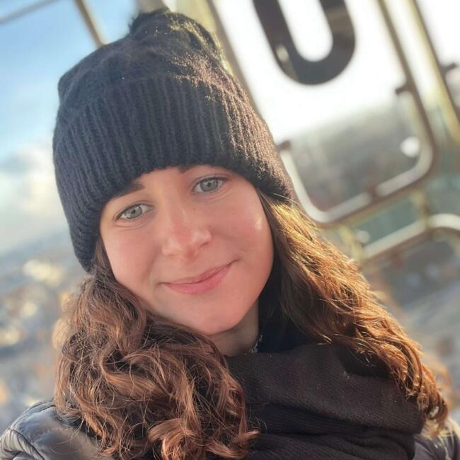 Babysitter in Olivet: Angeline