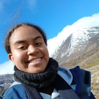 Babysitter Upper Hutt: Elizabeth Gloria